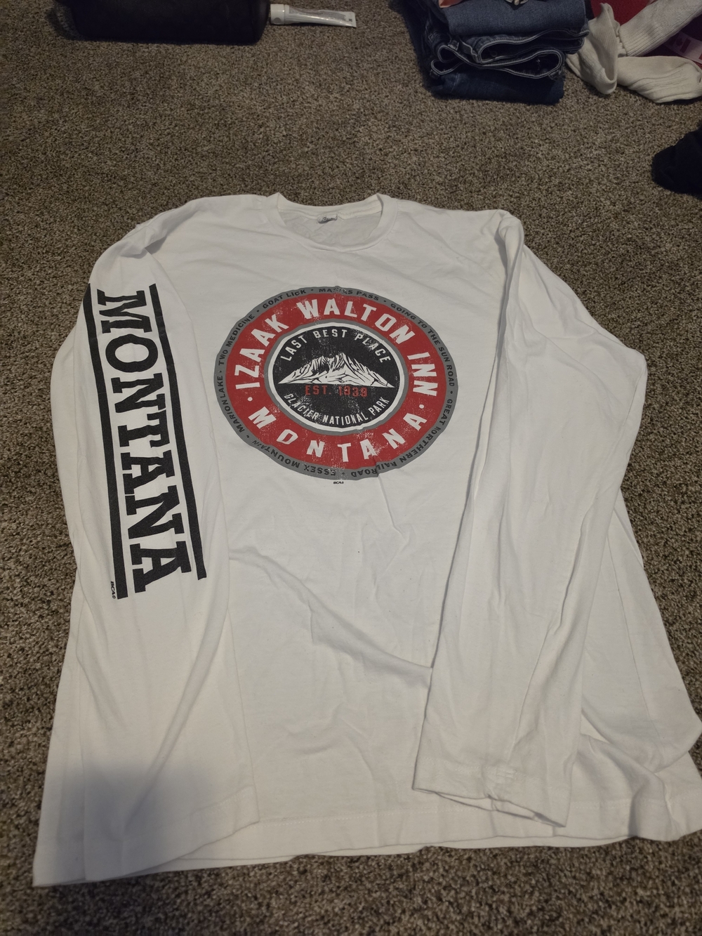 Vintage Izaak Walton Inn Long Sleeve Graphic Tee - White